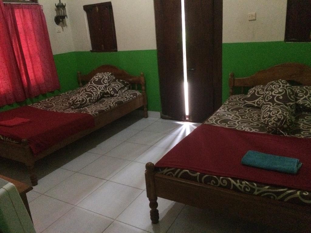 Ray Homestay Batununggul Exterior foto